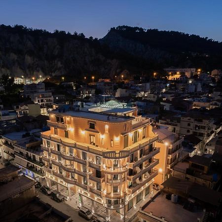 Exanimo Luxury Apartments ไซคิย์นธอสทาวน์ ภายนอก รูปภาพ