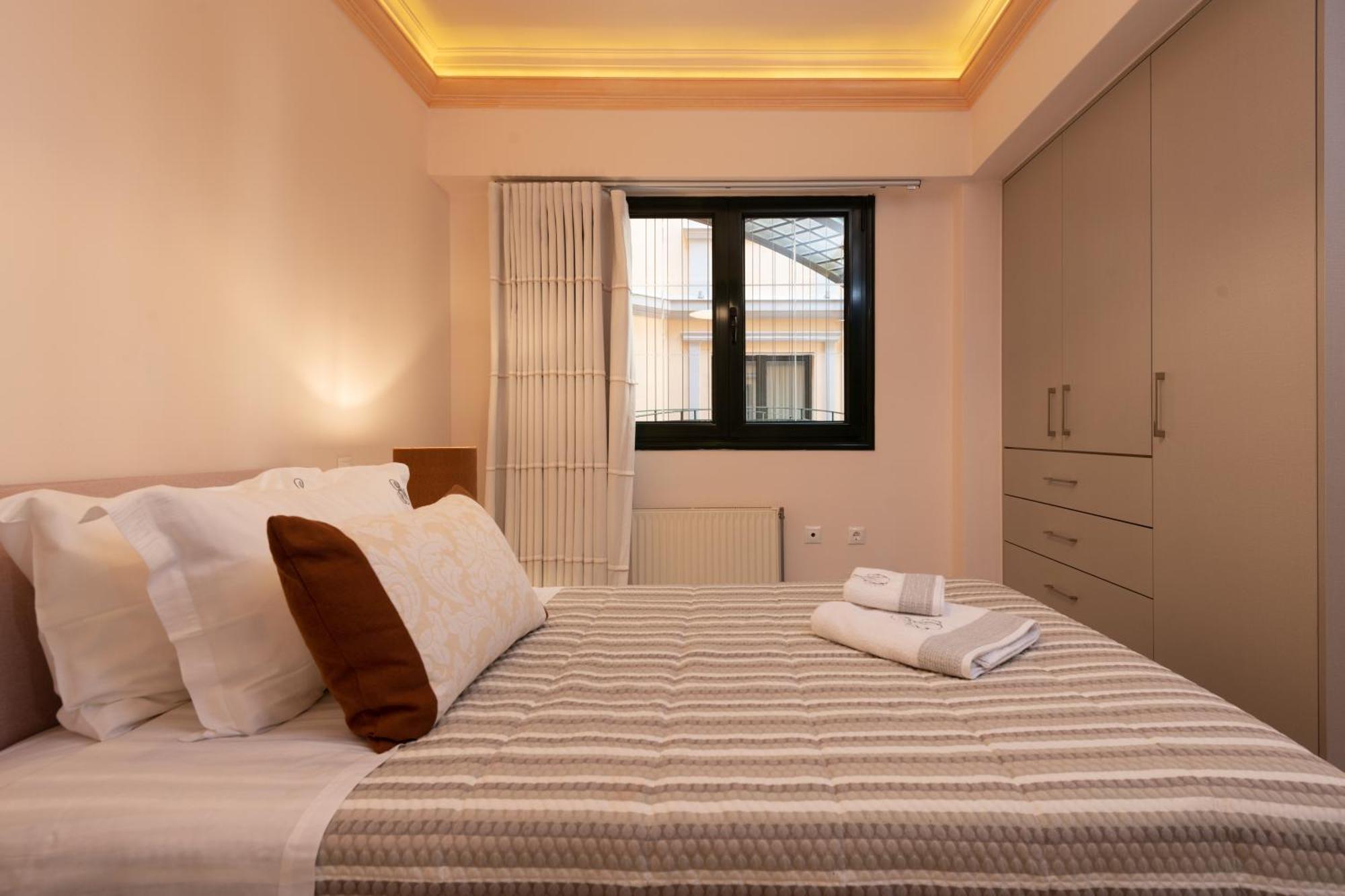 Exanimo Luxury Apartments ไซคิย์นธอสทาวน์ ห้อง รูปภาพ